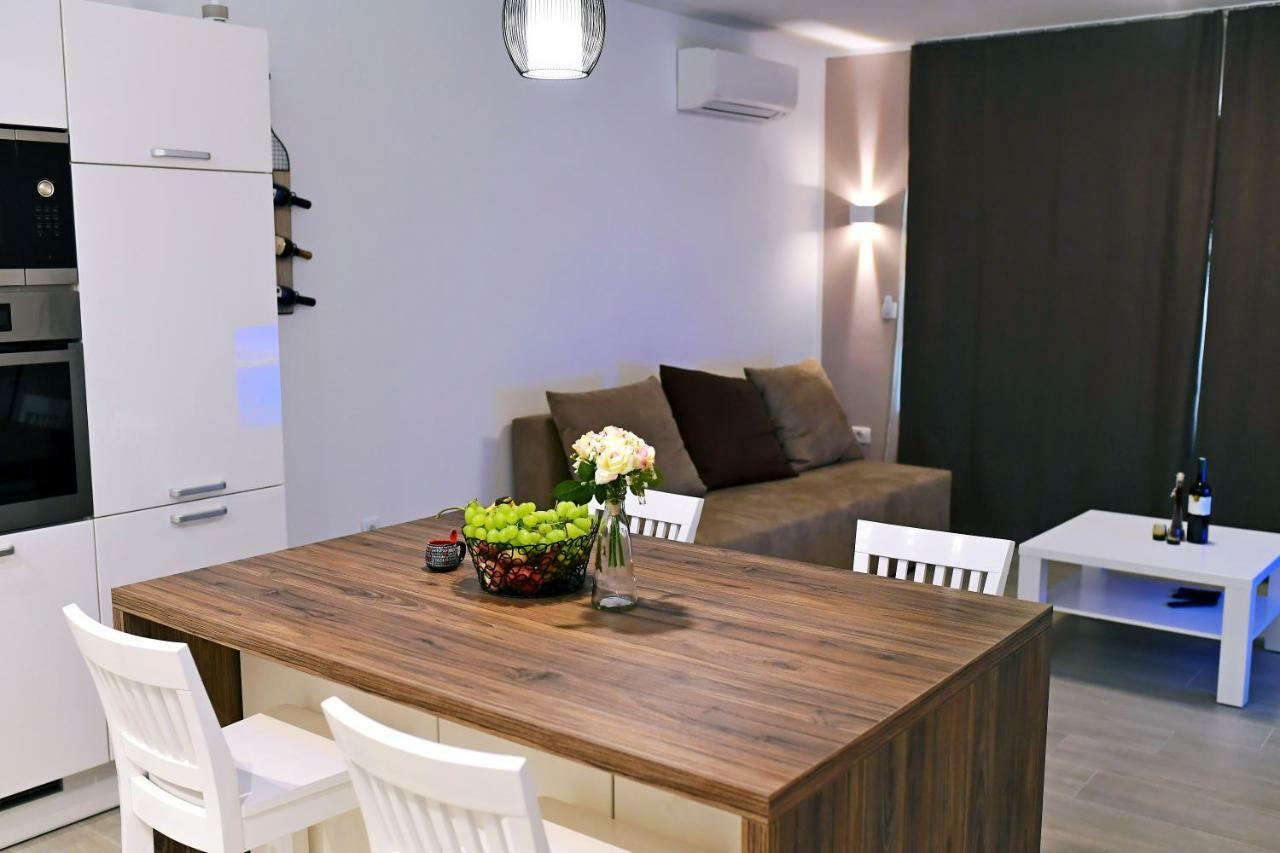 Apartment Luce Нівице Екстер'єр фото